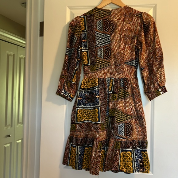 Royal Native Dress - Picture 3 of 4